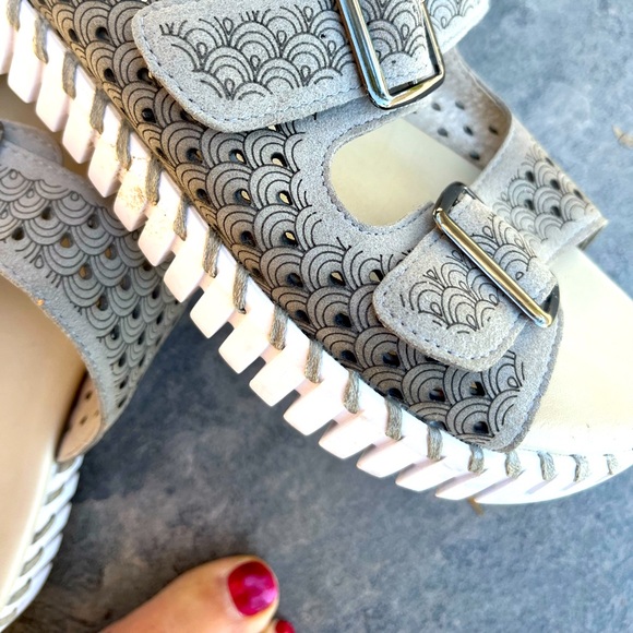 Walking sandal size 9 - Picture 1 of 5